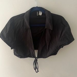 NWOT super cropped tie-front collared shirt — Divided by H&M